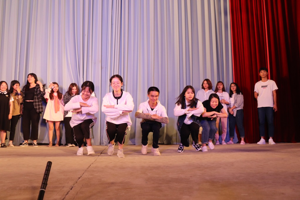 说明: C:\Users\356\Desktop\高雅\0CF879F2EFE2FDD1FE0E376B7874083F (6).jpg