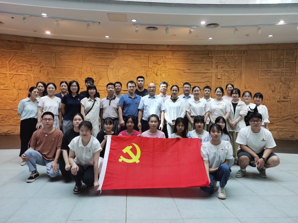 主题教育 | 医学院党总支赴福建中医药大学中医药文化博物馆开展主题教育现场教学